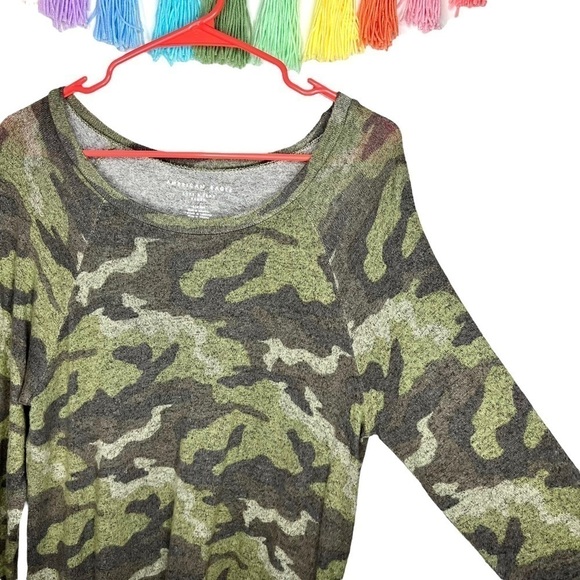 American Eagle Super Soft and Sexy Plush Casual Camo Long Sleeve Top Size Small - Picture 5 of 14
